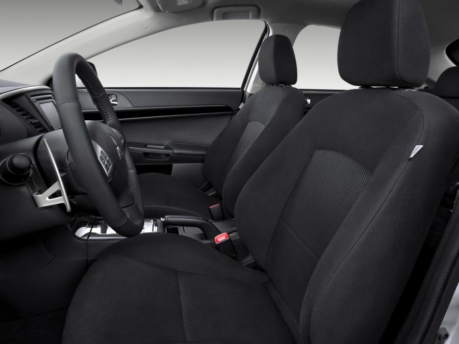  Mitsubishi Lancer Sportback GTS 2009 года  (US) (фото 11 из 12)
